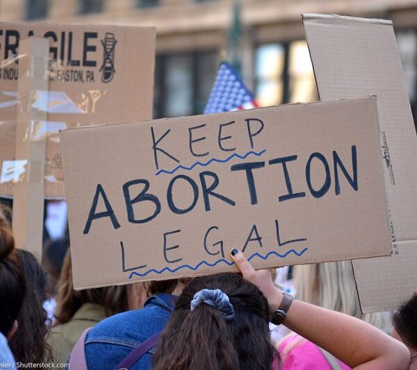 Protest sign that reads, "Keep abortion legal"