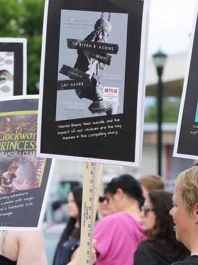 people protesting book bans